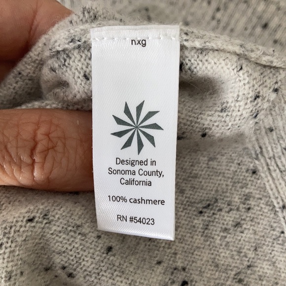 Athleta cashmere sweater. In like new condition… - Picture 6 of 6